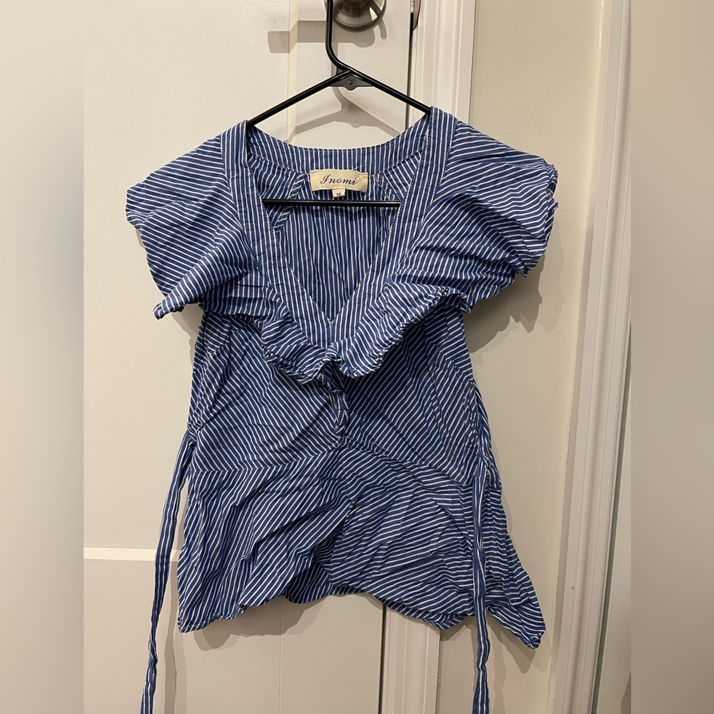 Medium Inomi Shirt (More of a small)